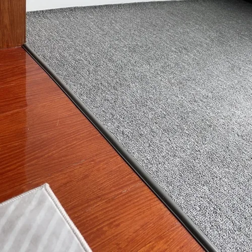 Vista 7 de Borde flexible para el borde de la alfombra, tira de umbral de puerta extra larga autoadhesiva, protector de seguridad de borde para alfombra