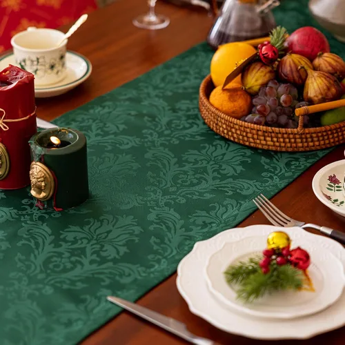 Vista 3 de Joyfol Day Caminos de Mesa Jacquard Verde de Navidad, Camino de Mesa Floral de Damasco Impermeable para Navidad, Vacaciones, Festival de Invierno