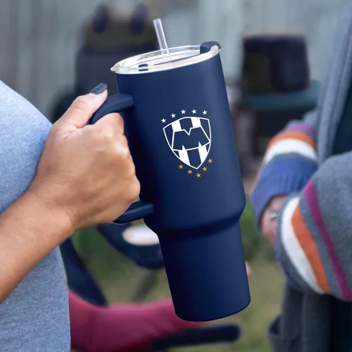 Vista 3 de Logo Brands Liga MX CF Monterrey - Vaso con mango de acero inoxidable de 40 onzas, doble pared, aislado al vacío, acabado con recubrimiento