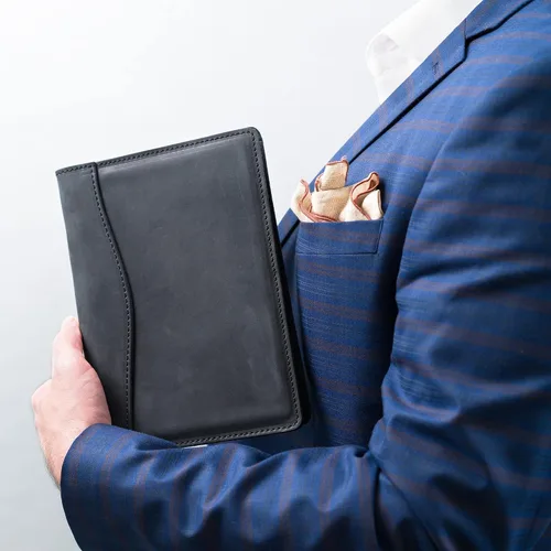 Vista 5 de PEGAI Padfolio de cuero 100% hecho a mano, organizador de bloc de notas jurídicas para negocios, escuela, oficina, conferencias, resistente, piel