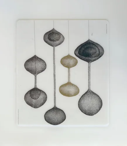 Vista 3 de Modern-Twist Mantel individual rectangular de silicona de 14 x 16 pulgadas, 100% silicona de grado alimenticio, estampado Asawa en niveles, paquete