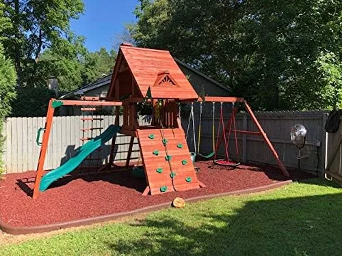 Vista 2 de Playsafer Mantillo de goma roja de 77 pies cúbicos - 2000 libras Palet - 50 bolsas