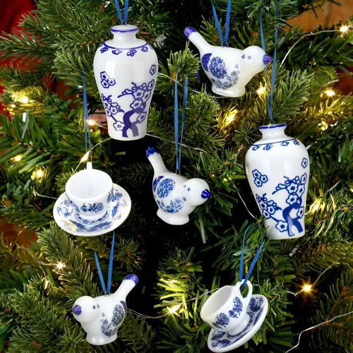 Vista 3 de Funtery Adornos de porcelana azul y blanca de 9 piezas, colgantes colgantes de calabaza de otoño de Chinoiserie, adornos de cerámica para árbol