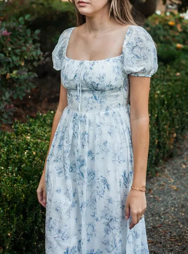 Vista 2 de Vestido largo de verano con estampado floral y largo hasta la rodilla para mujer 2023