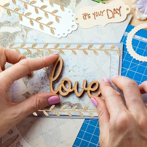 Vista 6 de Mandala Crafts Cinta de hojas azules para manualidades, guirnalda de hojas azules de 20 yardas para decoración de bodas, enredaderas artificiales