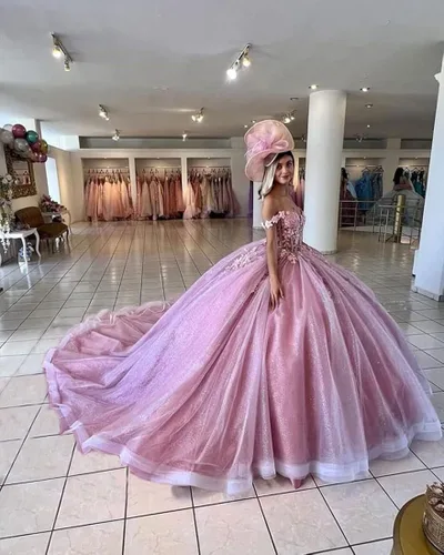 Vista 3 de Zhangyo CXL049 - Vestidos de quinceañera de lentejuelas brillantes con hombros descubiertos y tren, vestido de baile de tul hinchado de princesa