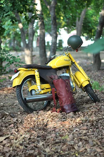 Vista 29 de Bolsa de lona para motocicleta de cuero genuino de grano completo resistente de inspiración militar Alforja Bolsa de fin de semana Con correas
