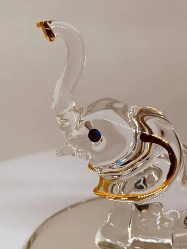 Vista 4 de Glass Baron Elefante elegante