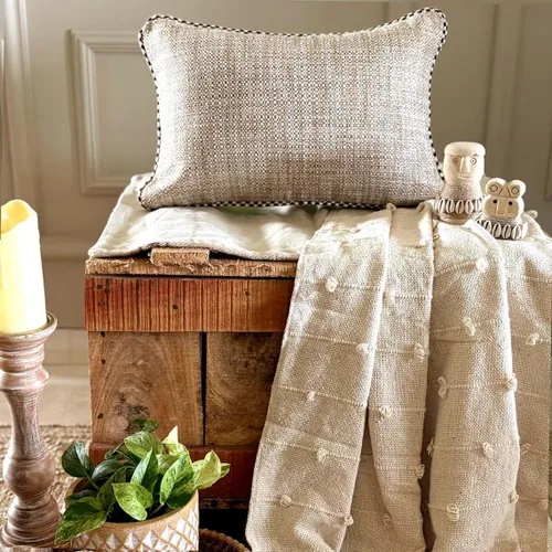 Vista 4 de The HomeCentric Fundas de almohada decorativas beige de 12 x 12 pulgadas (11.8 x 11.8 in), encaje de yute y almohadas marroquíes para sofá