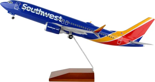 Vista 4 de Daron Skymarks SKR8268 Southwest Airlines SWA Boeing 737-MAX8 1/100 Scale with Wood Stand & Gear, Blue