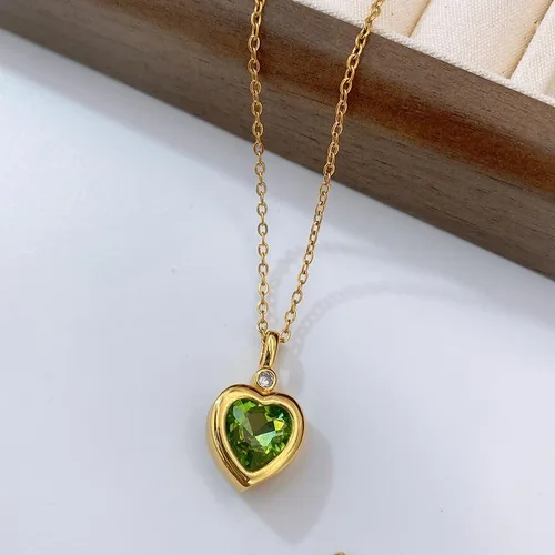 Vista 4 de Collar de corazón verde con dije de corazón de cristal y piedra natal, collares delicados con dije de oro para mujer, joyería de moda chapada en oro