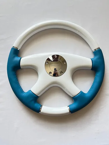 Vista 4 de Raptor Volante de madera blanca y cuero azul océano de 15
