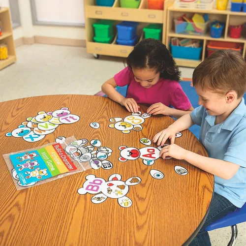 Vista 5 de Fun Express Build A Character Alphabet Letter Match - 130 piezas - Actividades educativas y de aprendizaje para niños