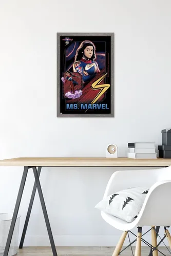 Vista 6 de Trends International Marvel The Marvels - Póster de pared de Ms. Marvel, 14.72 x 22.37 pulgadas, versión enmarcada de madera de granero