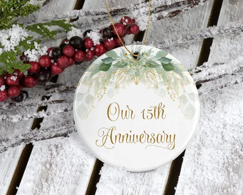Vista 2 de HTDesigns Adorno de Navidad número 15, regalo de boda para parejas, adorno de aniversario de 15 años impreso en un lado
