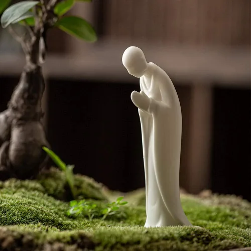 Vista 7 de KJYHXX Estatuas de Buda Zen de porcelana blanca, figura creativa de monje, cerámica, manualidades, ornamento decorativo, accesorios de decoración