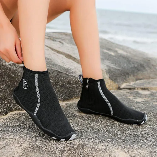 Vista 6 de Cozystep Zapatos de agua húmeda para la playa, para hombre y mujer, botas de traje de neopreno de secado rápido, zapatos deportivos para natación