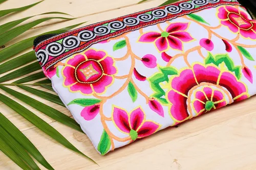 Vista 3 de changnoi Bolsa de mano hecha a mano bolsa de cosméticos bordada Hmong Tribes