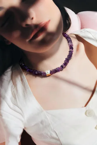 Vista 3 de PERNNLA PEARL Collar con cuentas de cristal de malaquita para mujer, lindo colgante de margarita dorada, gargantilla para niña, joyería bohemia