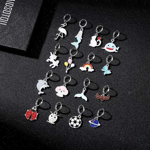 Vista 2 de Juego de 16 pares de aretes de aro hipoalergénicos para niñas con dije, lindos aretes de aro pequeños, Metal, no conocido