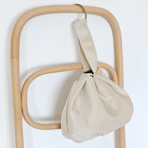 Vista 2 de Bolso de mano pequeño de terciopelo con asa superior para mujer