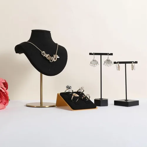 Vista 3 de GemeShou Soporte de anillo de joyería negro para mujeres, exhibición de anillo minorista, organizador de almacenamiento de anillo de terciopelo