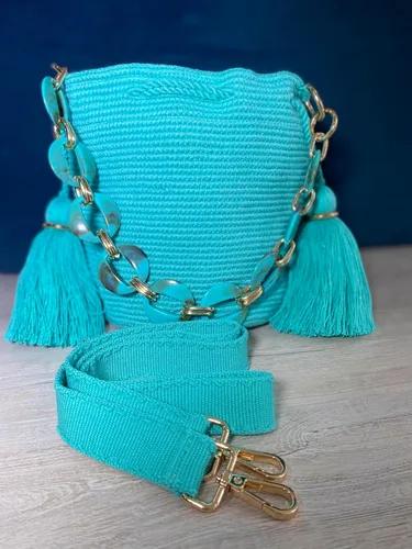 Vista 2 de Mochila Wayuu de lujo 100% Colombiano tejida a mano (Aquamarine)