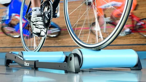 Vista 6 de Garmin TacX Antares - Rodillos retráctiles para bicicleta de interior de 62 cm