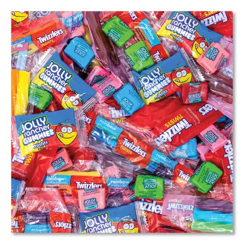 Vista 4 de Surtido de dulces a granel (Twizzlers Rainbow y Strawberry, Jolly Rancher Gummies Misfits y Fruit Chews), 260 unidades/69.4