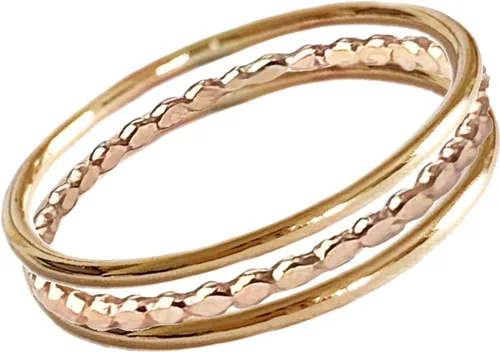 Vista 3 de Mini anillos apilables Bitsy Tres anillos apilables rellenos de oro de 14 quilates o de ley Úsalos como anillos para los dedos, nudillos o dedos