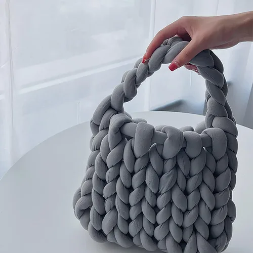 Vista 2 de OXYPLAY Bolso grueso y voluminoso de lana tejida a mano, bolso de hombro de punto de hilo grueso, bolso suave casual, bolso de cubo trenzado DIY