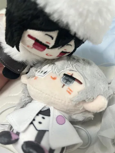 Vista 2 de KILA MILA Mini llavero colgante de muñeca de peluche de anime