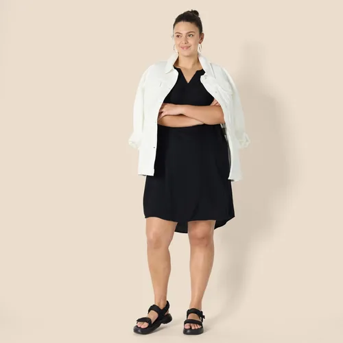 Vista 7 de Tienda Essentials - Vestido recto tejido sin mangas para mujer