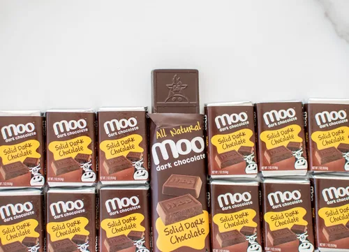 Vista 4 de Moo Chocolates ' Mini barras de chocolate negro sólido natural, 0.7 onzas (14 unidades)