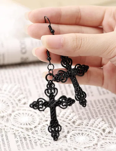 Vista 3 de Sacina Aretes de cruz gótica, aretes negros, aretes góticos, aretes góticos, joyería de cosstume, aretes de Halloween, regalo gótico de joyería