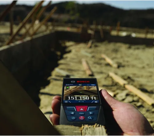 Vista 8 de BOSCH GLM400C Blaze - Medidor láser conectado al aire libre de 400 pies con visor, incluye 3 baterías AA, correa de mano y bolsa