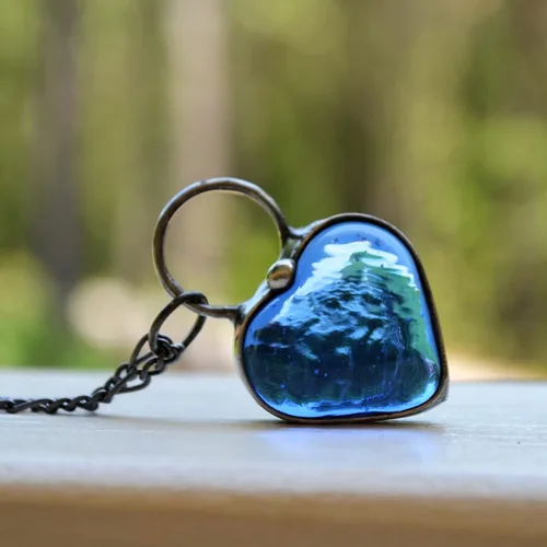 Vista 31 de Handmade Glass Chunky Heart Necklace