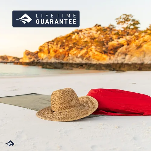 Vista 6 de Sea to Summit TravellingLight - Máscara de viaje para dormir, color azul atolón Quilted Cordura nylon travel sleep mask with a soft microfiber