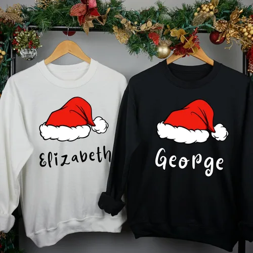 Vista 2 de Sudaderas navideñas familiares a juego hechas a mano, trajes personalizados con sombrero de Papá Noel, suéteres de pareja de vacaciones, color rojo