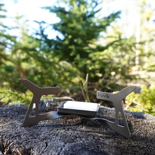Vista 2 de Kuvik Estufa de combustible sólido de micro titanio, estufa ultraligera y compacta para mochileros, camping y supervivencia