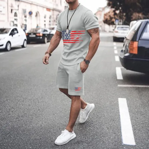 Vista 2 de Conjunto deportivo de verano de 2 piezas para hombre con la bandera estadounidense, elegante camiseta del 4 de julio y pantalones cortos deportivos