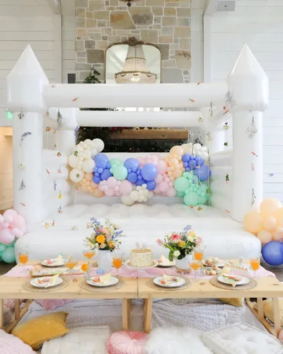 Vista 7 de Castillo inflable blanco de rebote de 13 x 13 x 10 pies, gran casa hinchable de PVC con soplador para niños pequeños y adultos, interior o exterior