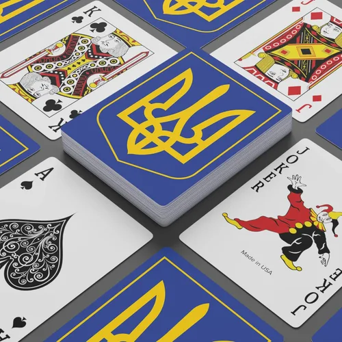 Vista 2 de Brian Bula Naipes de Ucrania Cartas de póquer únicas con el escudo de armas de Ucrania para apoyar a Ucrania