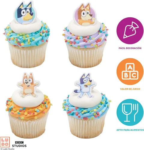 Vista 3 de DecoPac Bluey So Much Fun Anillos, 24 decoraciones para cupcakes con Bluey, Bingo, Bandit y Chilli, 3D seguros para alimentos, paquete de 24