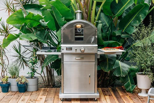 Vista 2 de Summerset Horno de gas independiente de gran capacidad para exteriores 'The Oven' con piedra para pizza, caja de ahumador y carrito móvil