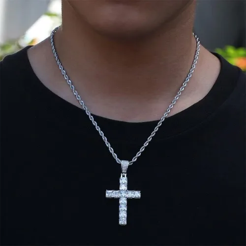 Vista 4 de Wisbal Collar de cruz para hombre chapado en oro de latón chapado en oro Jesucristo colgante cuadrado de cristal zirconia cruz colgante de oración