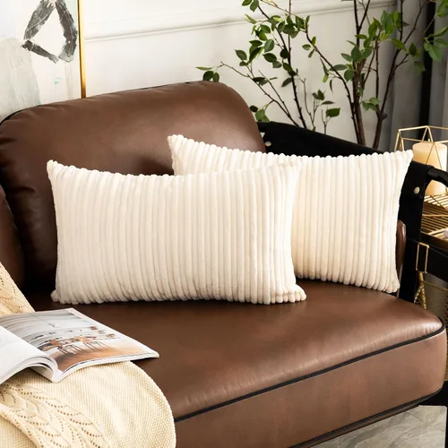 Vista 82 de UGASA - Fundas de almohada decorativas de terciopelo suave y sólidas de Navidad para sala de estar/sofá, 16 x 16 pulgadas, 2 unidades, color burdeos