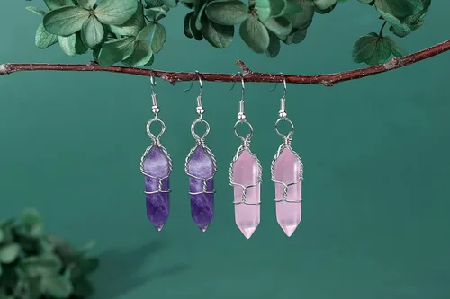 Vista 2 de Juego de aretes de cristales curativos para mujeres y niñas, puntos hexagonales, piedras de cuarzo natural real, aretes colgantes con gancho