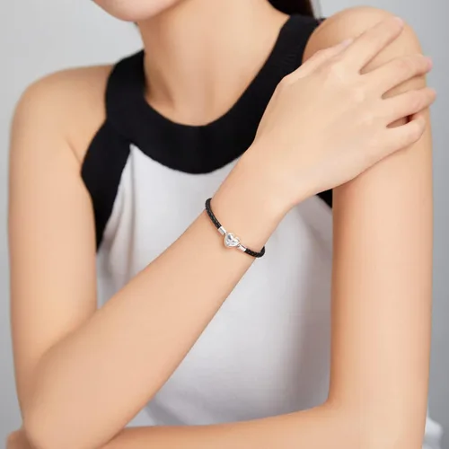 Vista 4 de Pulsera tejida de cuero negro auténtico con plata de ley 925 con cierre de cruz de corazón para cuentas Pandora