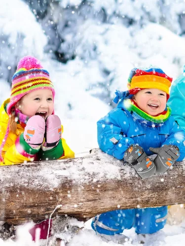 Vista 4 de SATINIOR Manoplas de esquí para niños, guantes de invierno impermeables para nieve, guantes cálidos y resistentes al viento para niños y niñas